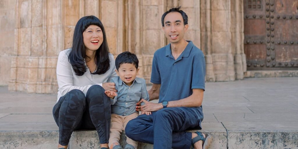 When real estate and side hustles didn’t work, one couple turned to basic index investing. It let them retire in their 30s.