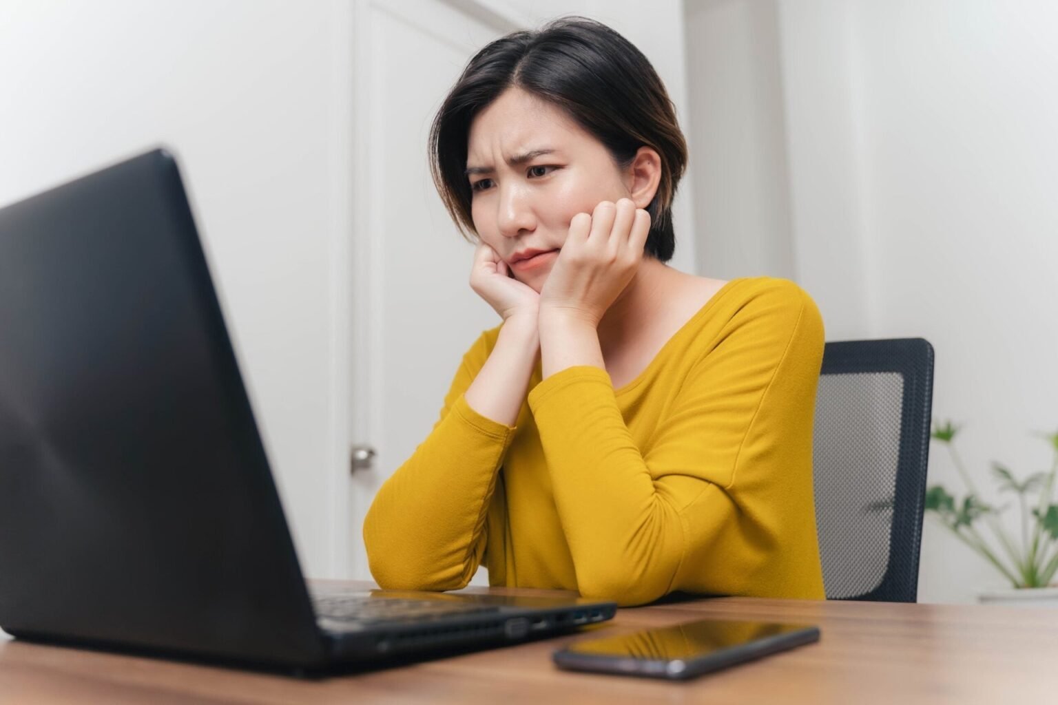 ‘Spray and Pray’ Is the New Go-To for Job Seekers (and Employers Are to Blame)