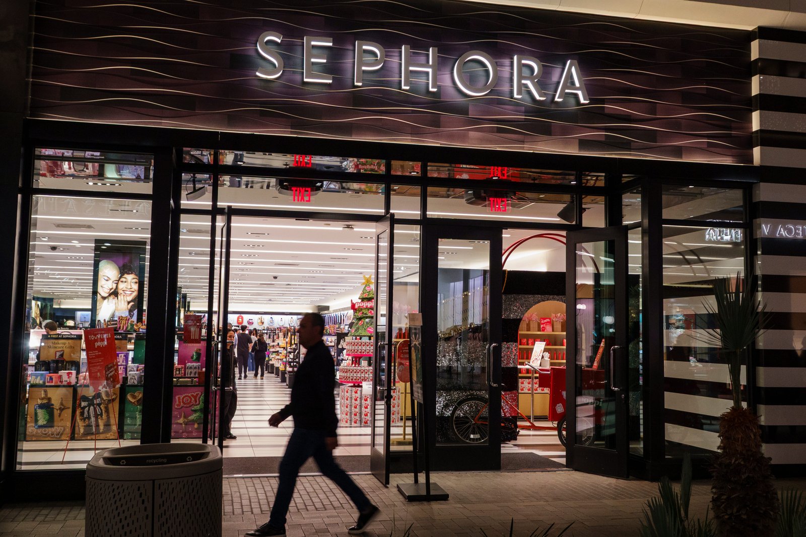 Sephora storefront
