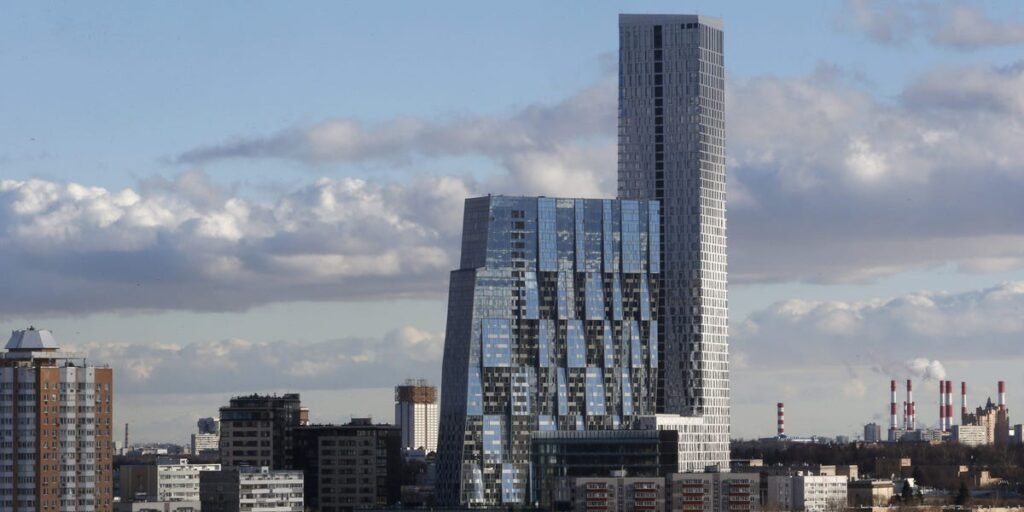 Ukraine struck a luxury skyscraper 4 miles from the Kremlin, threatening Moscow’s Victory Day parade