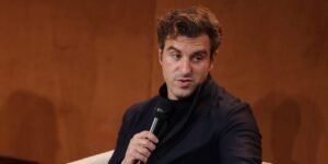 Airbnb’s CEO says AI writes 60% of the company’s code — and makes managers get their hands dirty