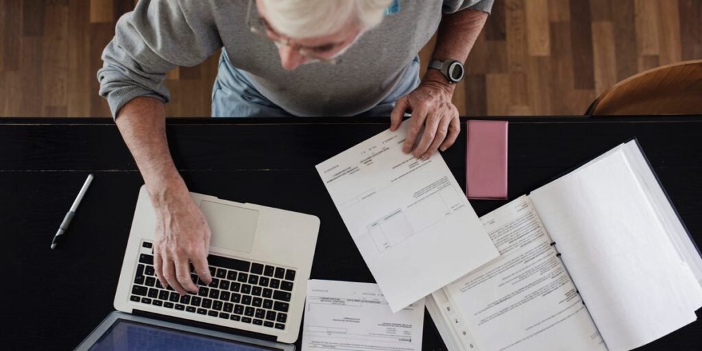 Want to retire early? People who have done so already say to focus on 3 expenses