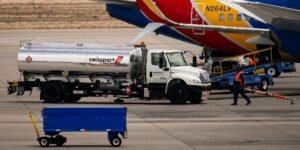 This is how much airlines pay to fuel passenger jets as oil tops 0 a barrel — and what it means for ticket prices This is how much airlines pay to fuel passenger jets as oil tops 0 a barrel — and what it means for ticket prices