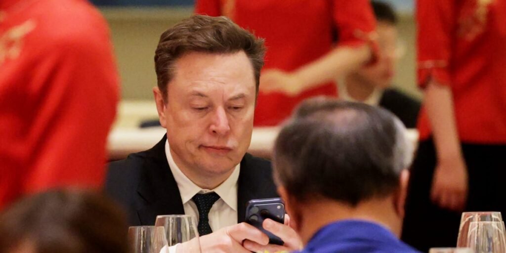 Elon Musk says he’s personally reviewing job applications as SpaceX ramps up hiring Elon Musk says he’s personally reviewing job applications as SpaceX ramps up hiring