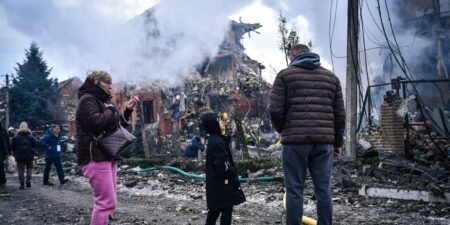 US special ops veterans are teaching regular Ukrainians how to keep each other alive in a war that’s ‘just so blatantly civilian’ US special ops veterans are teaching regular Ukrainians how to keep each other alive in a war that’s ‘just so blatantly civilian’