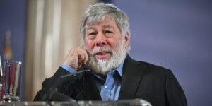 Apple cofounder Steve Wozniak got cheers, not boos, after telling students they ‘all have AI — actual intelligence’