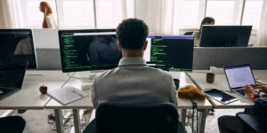 Ex-Snowflake CRO says top engineers don’t want this booming AI job