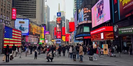 ‘The G-shaped economy’: A market vet says the driving economic force in the US is old vs young