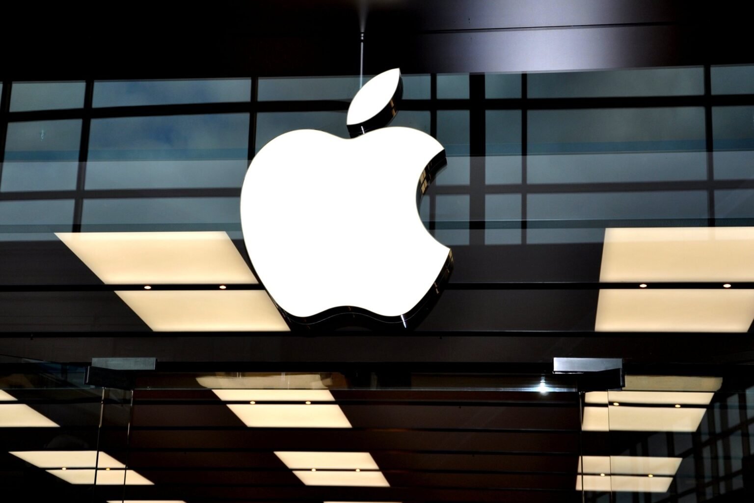 Apple May Owe You up to  If You Have an iPhone. Here Are 5 Things to Know Before You File
