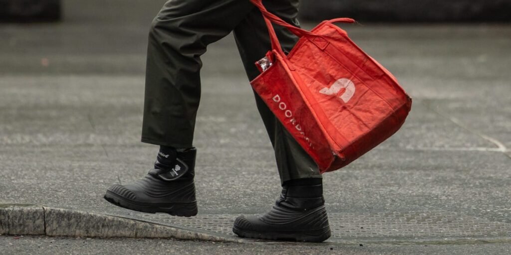 Delivery drivers say more customers are asking: Did you actually get my tip? Delivery drivers say more customers are asking: Did you actually get my tip?