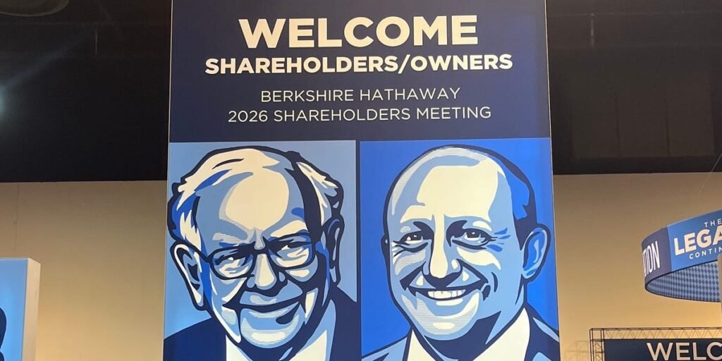 Even without Warren Buffett as CEO, Berkshire Hathaway sold stocks and stacked cash last quarter