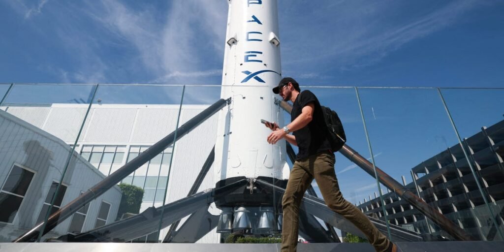 Goldman Sachs grabs the top spot on a SpaceX IPO that could hand banks a record-breaking payday Goldman Sachs grabs the top spot on a SpaceX IPO that could hand banks a record-breaking payday