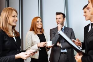 How to Master a 30-Second Pitch That Gets You Noticed