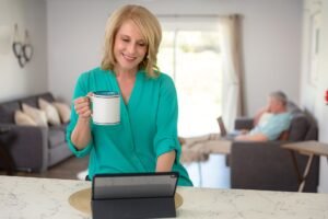 16 Early-Morning Jobs for People Who Wake up With the Sun 16 Early-Morning Jobs for People Who Wake up With the Sun