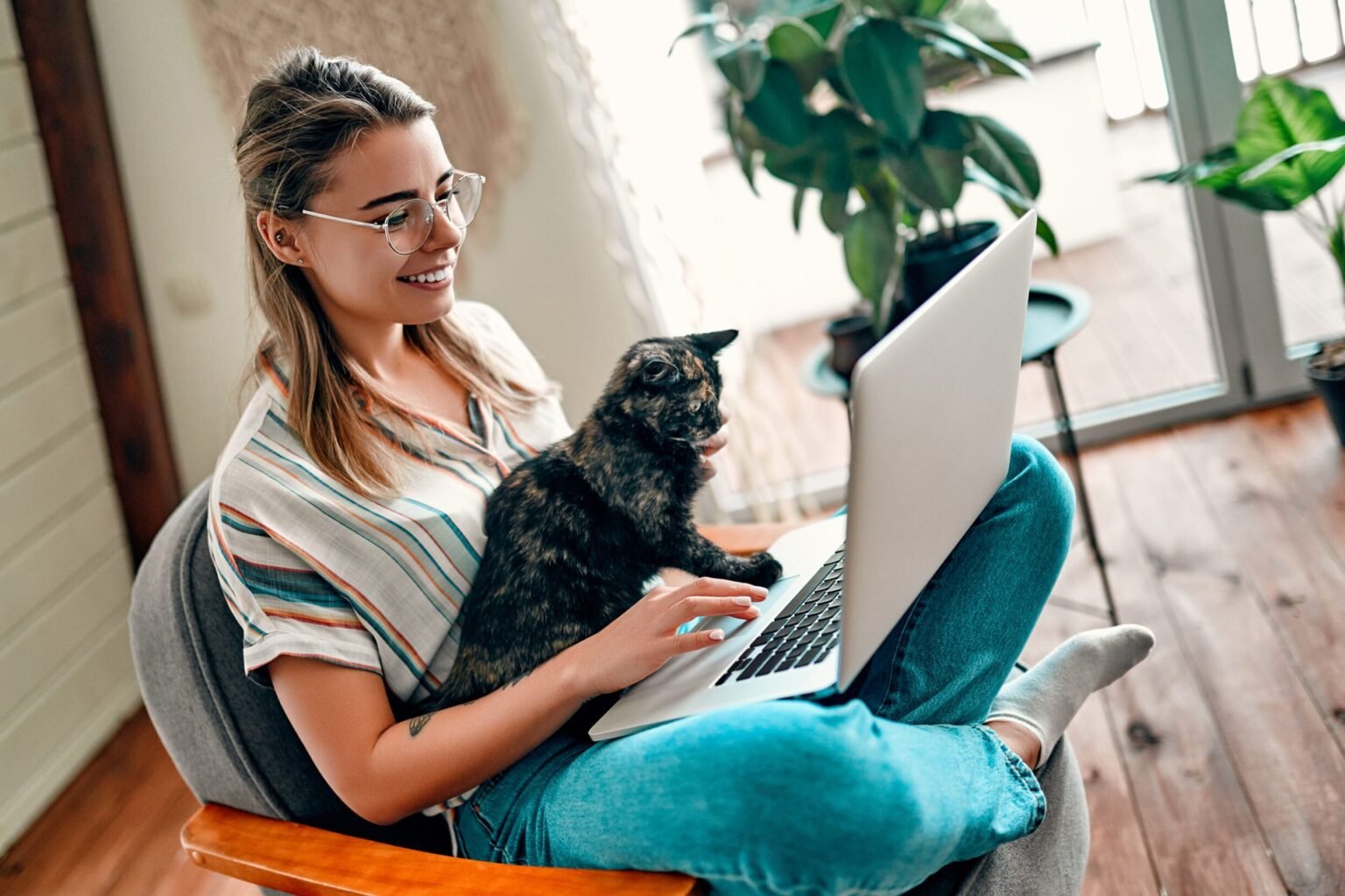 8 Websites Where You Can Find Quality (and Affordable) Prescription Glasses
