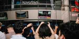 My morning sweating it out with Elon Musk fanboys and SpaceX skeptics