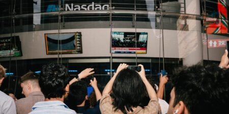My morning sweating it out with Elon Musk fanboys and SpaceX skeptics