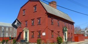 A 1673 Rhode Island tavern is now one of the oldest operating restaurants in the world A 1673 Rhode Island tavern is now one of the oldest operating restaurants in the world