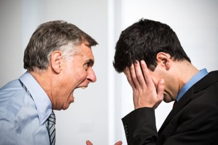 10 Red Flags of a Toxic Boss — and Tips for Working With One 10 Red Flags of a Toxic Boss — and Tips for Working With One