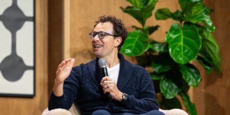 Anthropic files confidential S-1, blazing toward blockbuster IPO Anthropic files confidential S-1, blazing toward blockbuster IPO