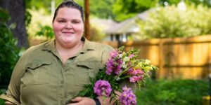 I asked strangers to let me grow flowers in their yards, and 40 people said yes. I turned their kindness into a business.