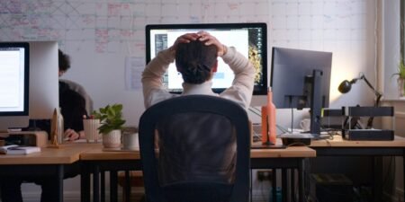 I study mentally strong people. Here are 5 signs you’re overwhelmed at work — not burned out I study mentally strong people. Here are 5 signs you’re overwhelmed at work — not burned out