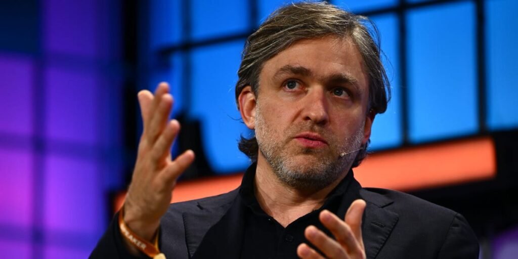 This CEO spent years betting on remote work. Now he’s evolving his stance because of AI. This CEO spent years betting on remote work. Now he’s evolving his stance because of AI.