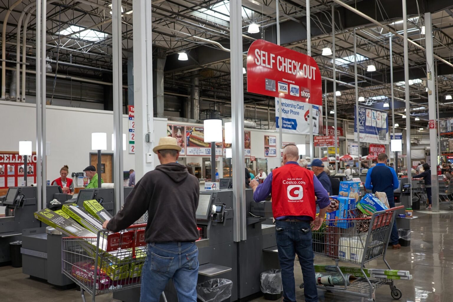 10 of the Best High-Paying Retail Jobs 10 of the Best High-Paying Retail Jobs
