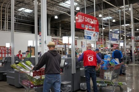 10 of the Best High-Paying Retail Jobs 10 of the Best High-Paying Retail Jobs