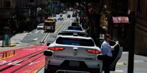 Waymo says some of its robotaxis ran out of power during San Francisco’s July 4 gridlock and had to be towed Waymo says some of its robotaxis ran out of power during San Francisco’s July 4 gridlock and had to be towed
