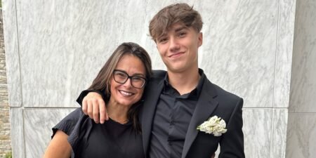 A 44-year-old mom felt out of breath while talking. It turns out she had stage 4 lung cancer, despite never smoking. A 44-year-old mom felt out of breath while talking. It turns out she had stage 4 lung cancer, despite never smoking.