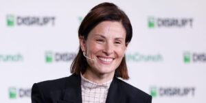 Netflix’s top product exec says all employees should have an ‘aspiration for AI fluency’ Netflix’s top product exec says all employees should have an ‘aspiration for AI fluency’