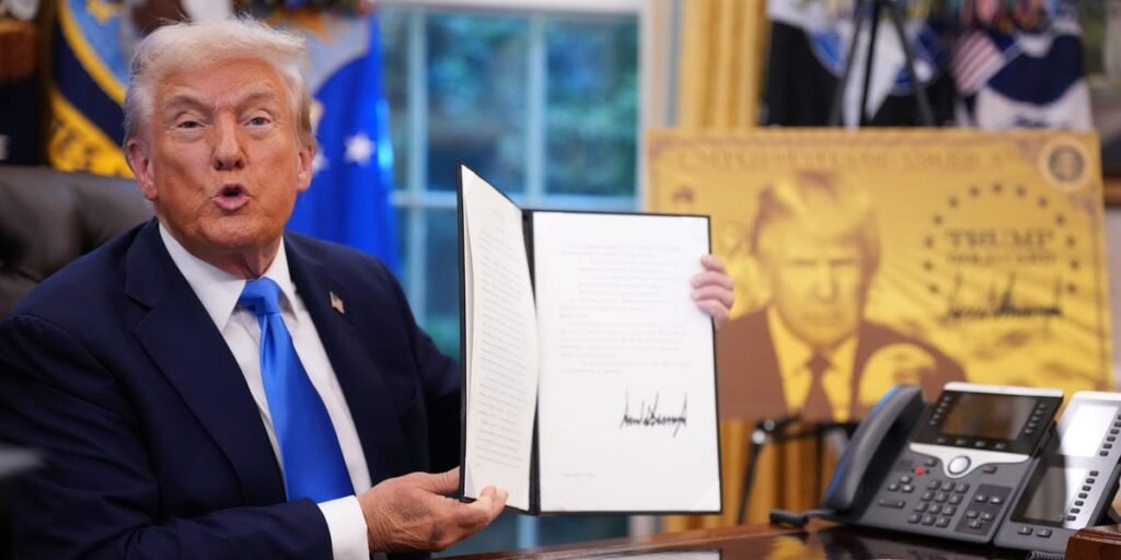 A federal appeals court rejects Trump’s bid to keep in place the 0,000 H-1B visa fee A federal appeals court rejects Trump’s bid to keep in place the 0,000 H-1B visa fee