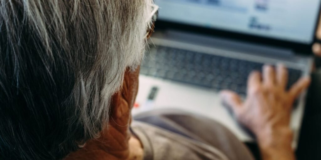 Facebook users keep accidentally posting onto Threads — and Threads users love it. Facebook users keep accidentally posting onto Threads — and Threads users love it.