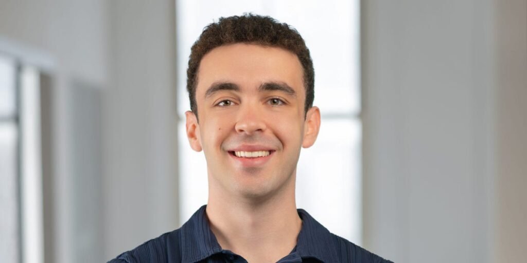 Fizz built a social media app for college students. Now it wants to graduate.
