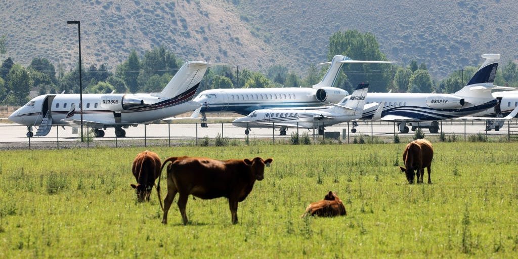 Private jets descend on Sun Valley’s invite-only ‘summer camp for billionaires’ Private jets descend on Sun Valley’s invite-only ‘summer camp for billionaires’