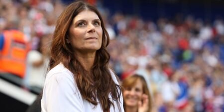 Soccer legend Mia Hamm has a 3-step longevity routine to stay strong and agile in her 50s