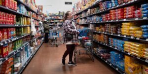 Walmart delivery workers say a new app feature is sending them running around stores — and wasting precious time Walmart delivery workers say a new app feature is sending them running around stores — and wasting precious time