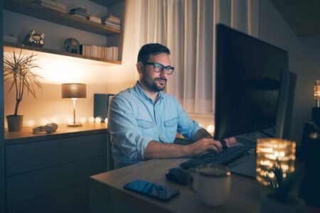 Why 53% of American Workers Are Secretly Breaking up Their 9-to-5 Workday