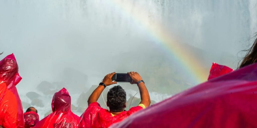 Disappointing photos show what visiting Niagara Falls in Canada is really like