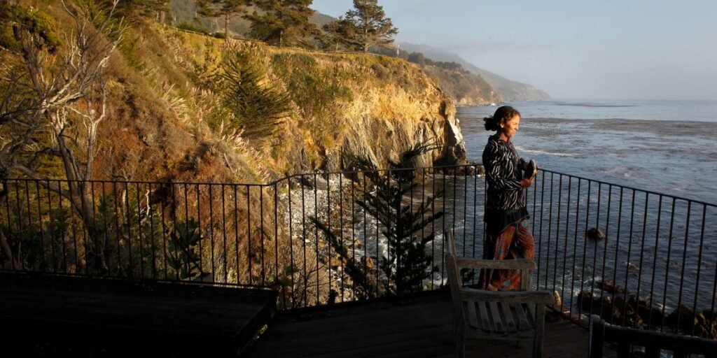 The famed Esalen Institute is being evacuated as Big Sur’s Timber Fire expands to 1,700 acres The famed Esalen Institute is being evacuated as Big Sur’s Timber Fire expands to 1,700 acres