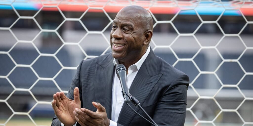 Magic Johnson says why he once ditched his millionaire teammates to talk to a ‘super super billionaire’ Magic Johnson says why he once ditched his millionaire teammates to talk to a ‘super super billionaire’