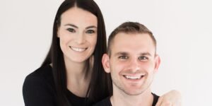 High-school sweethearts started a blog while carrying ,000 in student debt. By 30, their net worth topped  million.