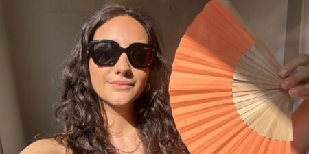 I live in London, where we’re experiencing our 5th heat wave. I have no AC, so here’s how I’m surviving my workday. I live in London, where we’re experiencing our 5th heat wave. I have no AC, so here’s how I’m surviving my workday.