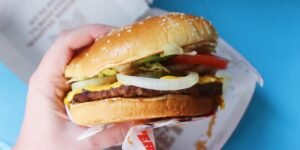 I tried Burger King’s upgraded Whopper, which the chain says is helping drive sales. I can see why. I tried Burger King’s upgraded Whopper, which the chain says is helping drive sales. I can see why.