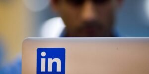 Workers are rewriting their LinkedIn histories to add AI skills. Here’s what they’re dropping.