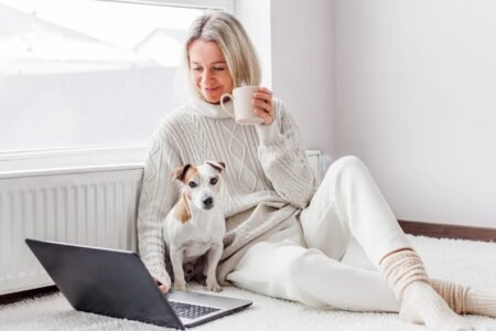 6 Low-Stress Side Hustles That Don’t Require a Car or a Degree 6 Low-Stress Side Hustles That Don’t Require a Car or a Degree