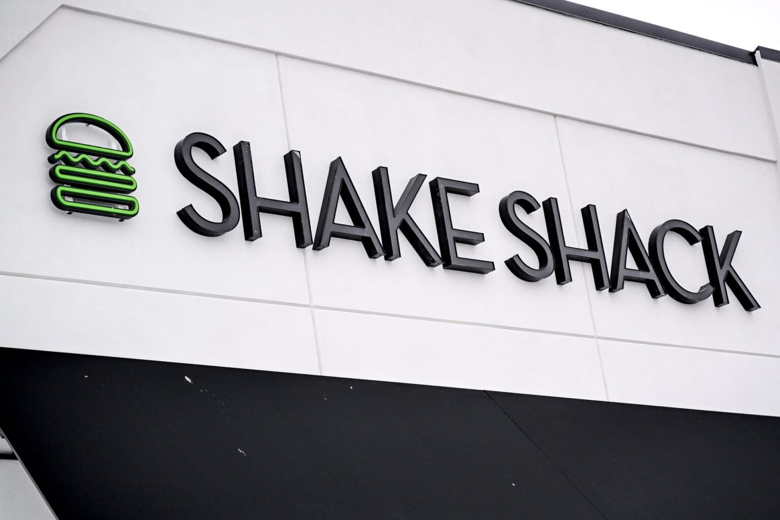 Viral Video Ignites Shake Shack Pricing Debate Viral Video Ignites Shake Shack Pricing Debate
