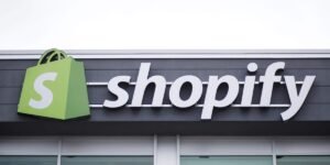 Shopify’s COO says her ideal employee is an ‘X-shaped’ person Shopify’s COO says her ideal employee is an ‘X-shaped’ person