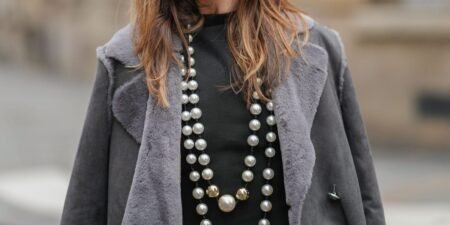 5 jewelry trends that are in right now and 4 that are out, according to jewelers and stylists